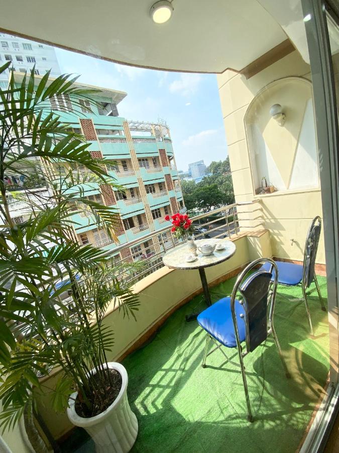 Home Away Do Quang Dau- Homestay, City Center, D1 ホーチミン市 エクステリア 写真