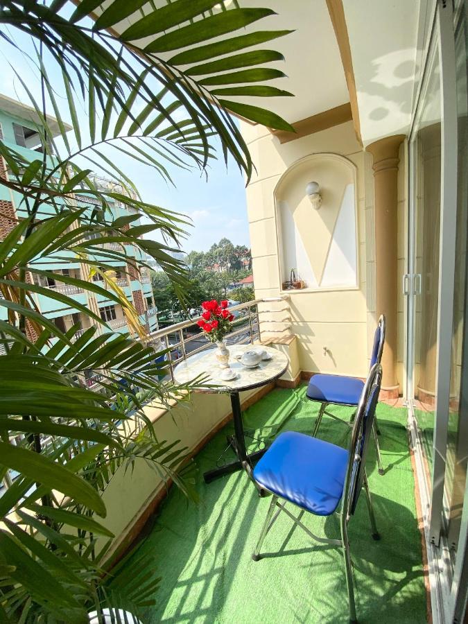 Home Away Do Quang Dau- Homestay, City Center, D1 ホーチミン市 エクステリア 写真